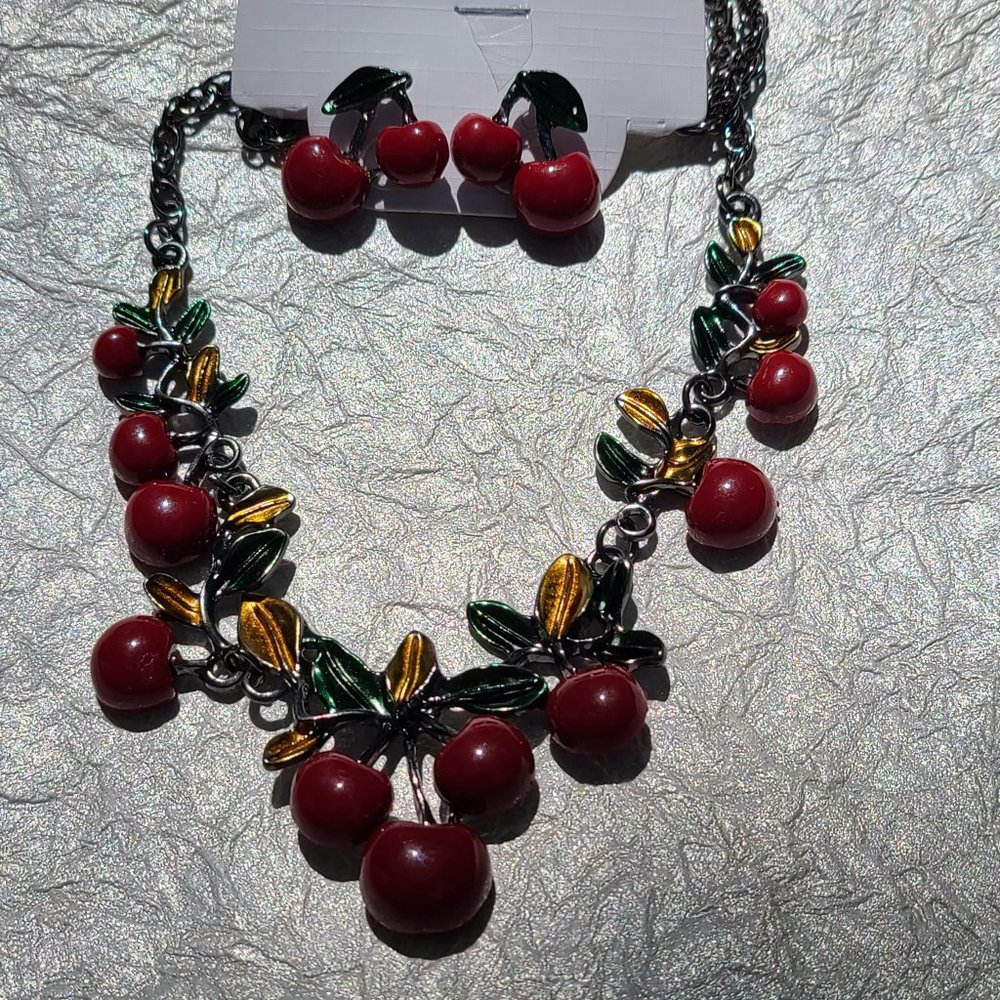 Red Cherries Short necklace-Remarkable Unique Necklace -Summer jewelry - Picture 2 of 9